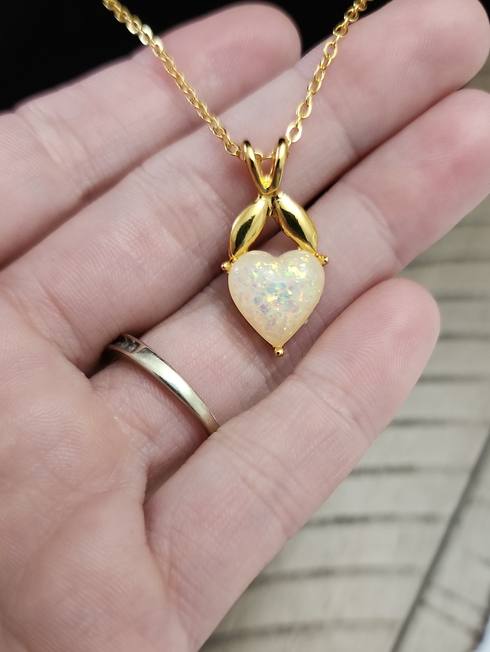 1pc Elegant & Sexy Heart-shaped Opal Pendant Necklace, Perfect For Casual Attire
